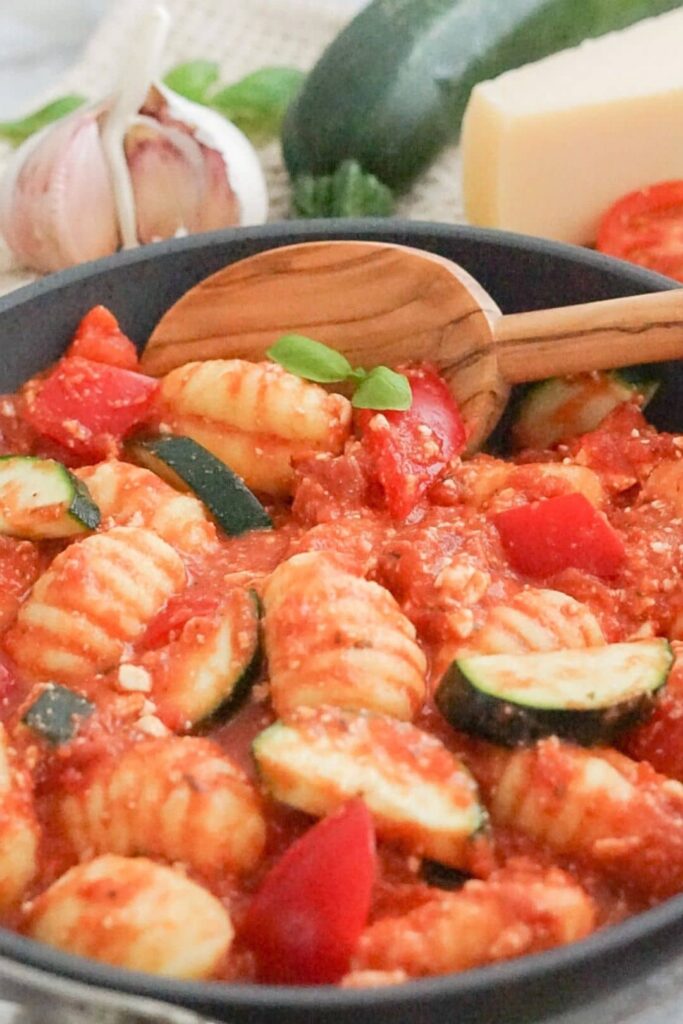 Cremige Gnocchi-Pfanne mit Tomatensauce