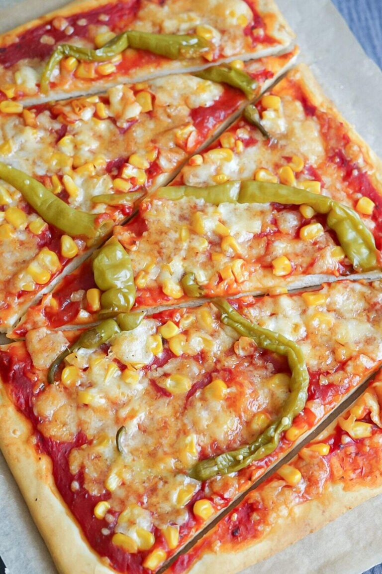 Schnelle Pizza mit Quark-Öl-Teig - Schnelles Abendessen
